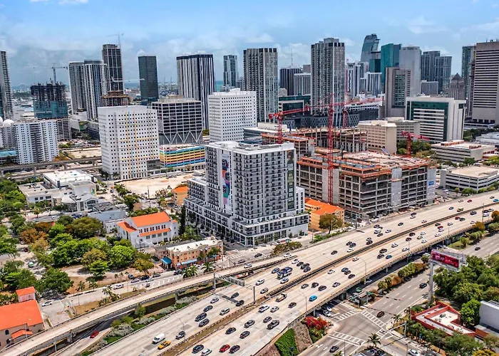 Charming 3-Bed Mins From Brickell With Free Parking