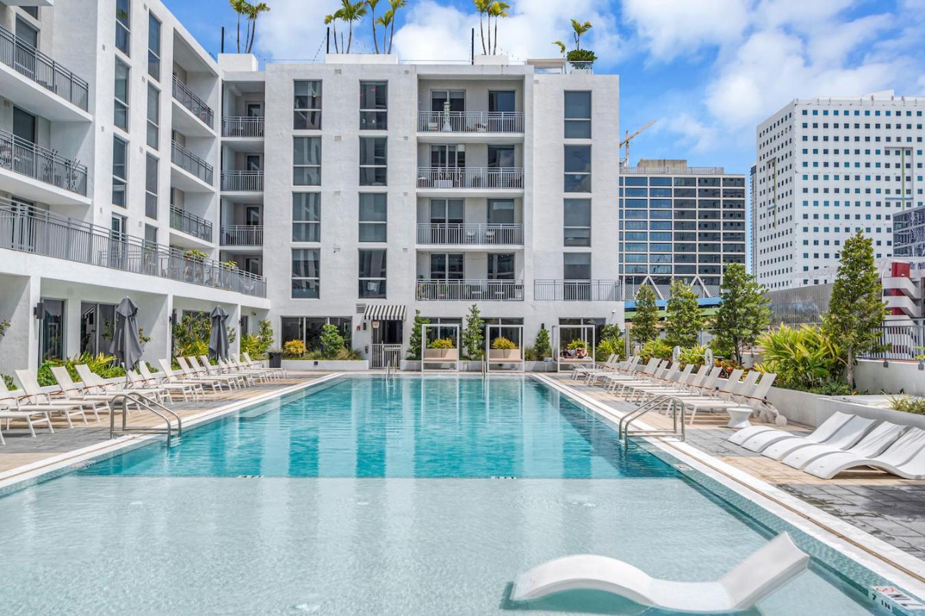 Charming 3-bed Mins From Brickell With Free Parking Apartment