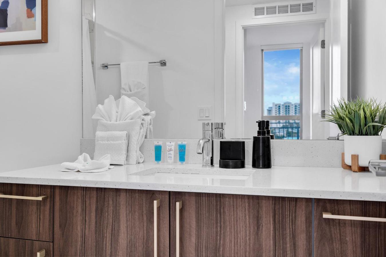Apartment Charming 3-bed Mins From Brickell With Free Parking Miami